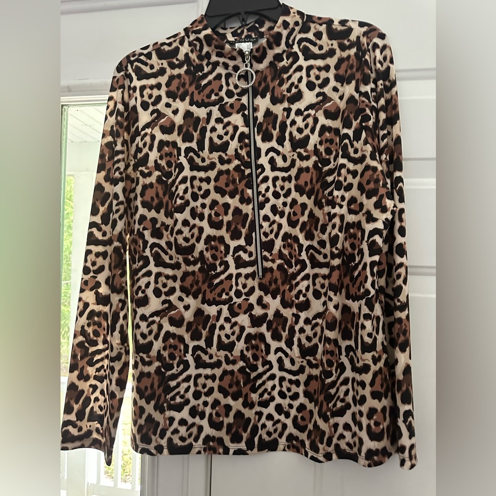 Venus pull over leopard 1/4 zip up top